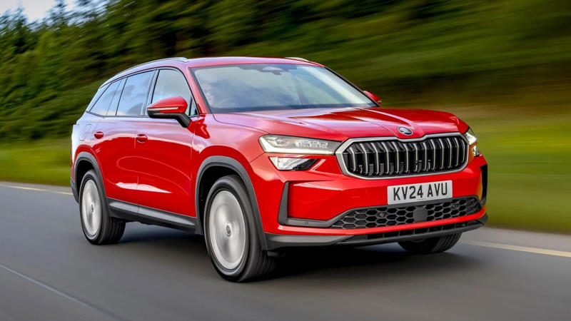 アウディ A6 e-hybrid：64マイル（103km）, ルノー ラファール E-Tech PHEV 300：65マイル（105km）, アウディ A5 e-hybrid：67マイル（108km）, メルセデス・ベンツ GLE 400e：68マイル（109km）, メルセデス・ベンツ CLE クーペ 300e：69マイル（111km）, メルセデス・ベンツ C300e：69マイル（111km）, メルセデス・ベンツ E300e：70マイル（113km）, クプラ テラマール：73マイル（117km）, アウディ Q3 e-hybrid：73マイル（117km）, フォルクスワーゲン タイロン eHybrid：75マイル（121km）, シュコダ コディアック 1.5 TSI iV：75マイル（121km）, レンジローバー P440e / P510e：75マイル（121km）, レンジローバー スポーツ P440e / P510e：76マイル（122km）, フォルクスワーゲン ティグアン eHybrid：77マイル（124km）, クプラ フォーメンター：78マイル（126km）, メルセデス・ベンツ GLC 300e：78マイル（126km）, BYD シール U DM-i：78マイル（126km）, フォルクスワーゲン パサート eHybrid：82マイル（132km）, セアト レオン e-Hybrid：82マイル（132km）, シュコダ スペルブ エステート iV PHEV：84マイル（135km）, アウディ A3 スポーツバック TFSI e：88マイル（142km）, フォルクスワーゲン ゴルフ eHybrid：89マイル（143km）, Tiggo 9（ティゴ 9）：91マイル（146km）, Omoda 9（オモダ 9）：93マイル（150km）