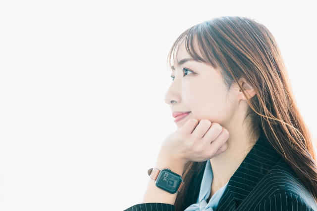 スマートウォッチ・腕時計・何もつけない派はどれくらい？, 【何もつけない派】「スマホで十分」「ラクさ重視」, 【腕時計派】「見やすさ・ファッション性が魅力」, 【スマートウォッチ派】「便利すぎて手放せない」, 結局どれがいい？ライフスタイル別おすすめ, よくある疑問Q&amp;A, スマートウォッチ、腕時計、それとも何もつけない あなたはどの派ですか？, 気になるすべてのコメントは下記をチェックして