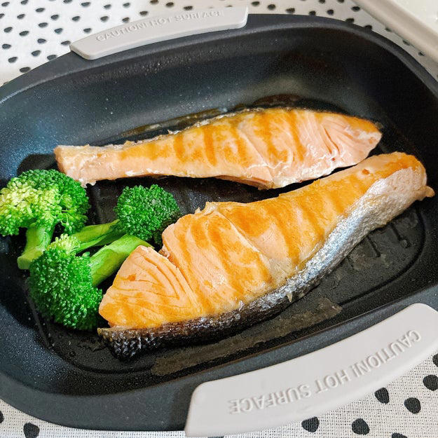 カインズで見つけた「アイデア調理グッズ」をまとめました。, 1.「食洗機で洗えるフライパンスチーマー」, 野菜の食感が残っていて、いつもよりおいしく感じます。, 手軽に調理できるから、いろいろ試してみたくなります。, 2.「レンジで楽チン グリルプレート 角型」, 簡単に使えるし、安全なのも嬉しい！, 毎日のように活躍してくれています。, 3.「レンジで楽チン パスタポット」, 短い時間で、しっかり茹で上がる！, お鍋で茹でたかのようなおいしさでした！