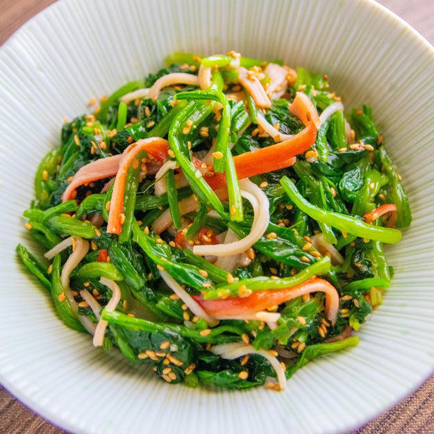ほうれん草とカニ風味かまぼこのピリ辛ごま和え, 【ほうれん草がどんどん食べられる】めんつゆ＆ラー油で作る「カニカマ入りピリ辛ごま和え」レシピ, ほうれん草の和風チーズおひたし, 【おひたしに飽きたら…】かつお節×チーズで背徳！ほうれん草のアレンジおひたしレシピ, ほうれん草のクリームチーズ和え, 【ほうれん草であと一品】味見でなくなるおいしさ！絶品クリームチーズ和えレシピ, ほうれん草ポテトサラダ, 【ほうれん草、こう食べて】和えるだけ。おいしすぎて全然足りん大人気ポテサラ