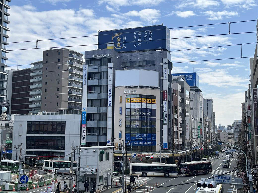 中央線・中野エリア「ここを愛してるのは間違いない」, 東京と名古屋を結ぶ長大なJR中央線, 複数の運行系統があるため、いざというときの選択肢が多い, 駅ごとに異なる顔をもつ独特な中央線カルチャー, 日々の買い物は中野と高円寺、映画を見るときは新宿へ, 明確な理由はわからないが、中央線には「離れられない」引力がある