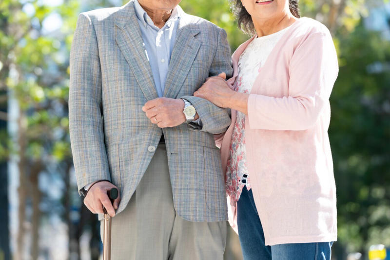 回答者のプロフィール, 「姉が面倒をみるから」と口を出さずにいたら……父の預金1200万円がわずか100万円に, 妻には「あなたが訴訟を起こさないから」と責められ……狂った老後設計と夫婦の亀裂, 精神的に限界を迎えた男性は心療内科へ。一方、妻は無料の法律相談会へ足を運び…, 「情」や「家族だから」は通用しない。相続トラブルの経験者として、同じように悩む友人に伝えていること