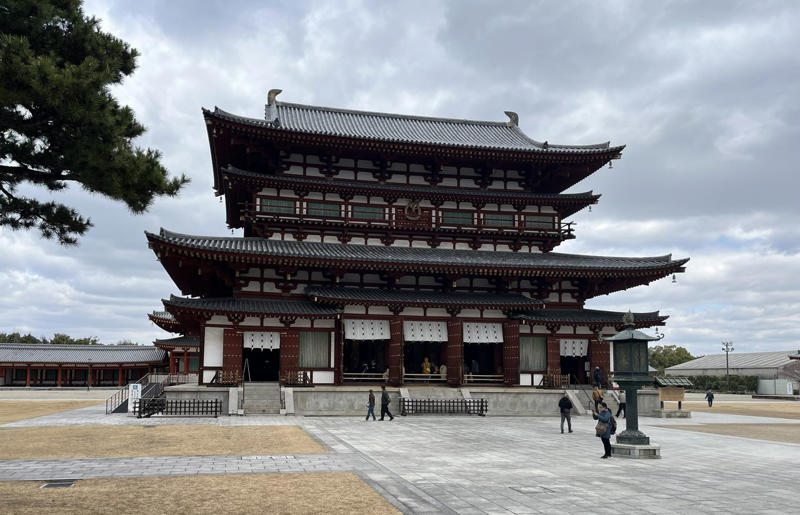 薬師寺と「唯識思想」, 途切れることのない時間の流れ, 和菓子屋やカフェで心を整える, 歴史と食、音楽が一体に