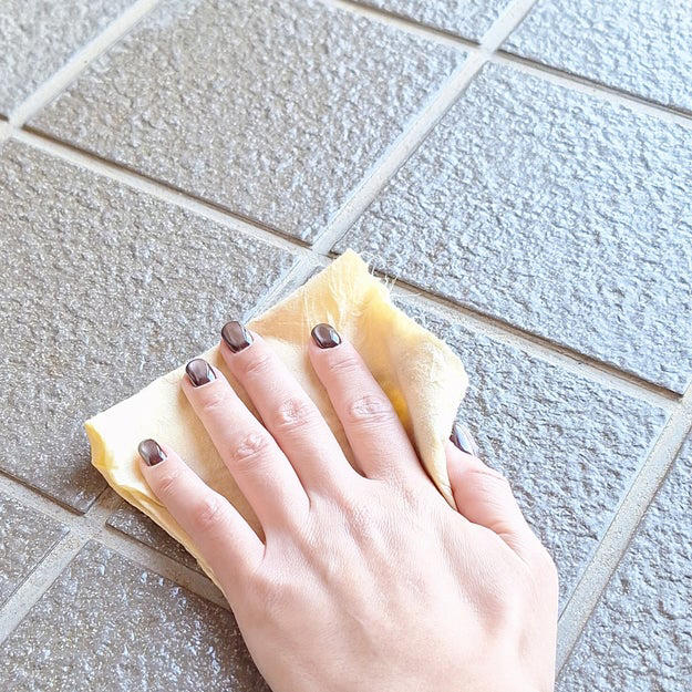無印良品の「優秀キッチングッズ」をまとめました！, 1.「ロック付き結束ゴムバンド 3色セット」, ロック付きで使い勝手ばつぐん！, 伸縮性が良くて、使いやすいです！, 2.「レンジで使える ヤシの端材を使った ボウル」, メニューを選ばず、なんでも盛り付けやすいサイズです。, 割れにくく、お手入れしやすいのもうれしいです。, 3.「やぶれにくい キッチンシート」, 野菜についた水分を、しっかり吸収してくれます。, ゴシゴシと拭き掃除してもやぶれません。