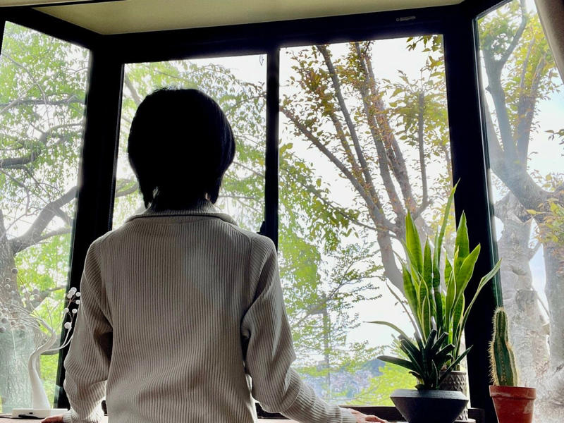 いくつかの家事を「やめる」と決めたきっかけ, 階段の掃除は1日おきに, 廊下の掃除は2日おきに, 毎日の洗濯をやめて2〜3日に1回にまとめた, トイレ掃除だけは毎日続けています, やめたことで感じた変化, 無理を減らすことも、暮らしを整えるひとつ