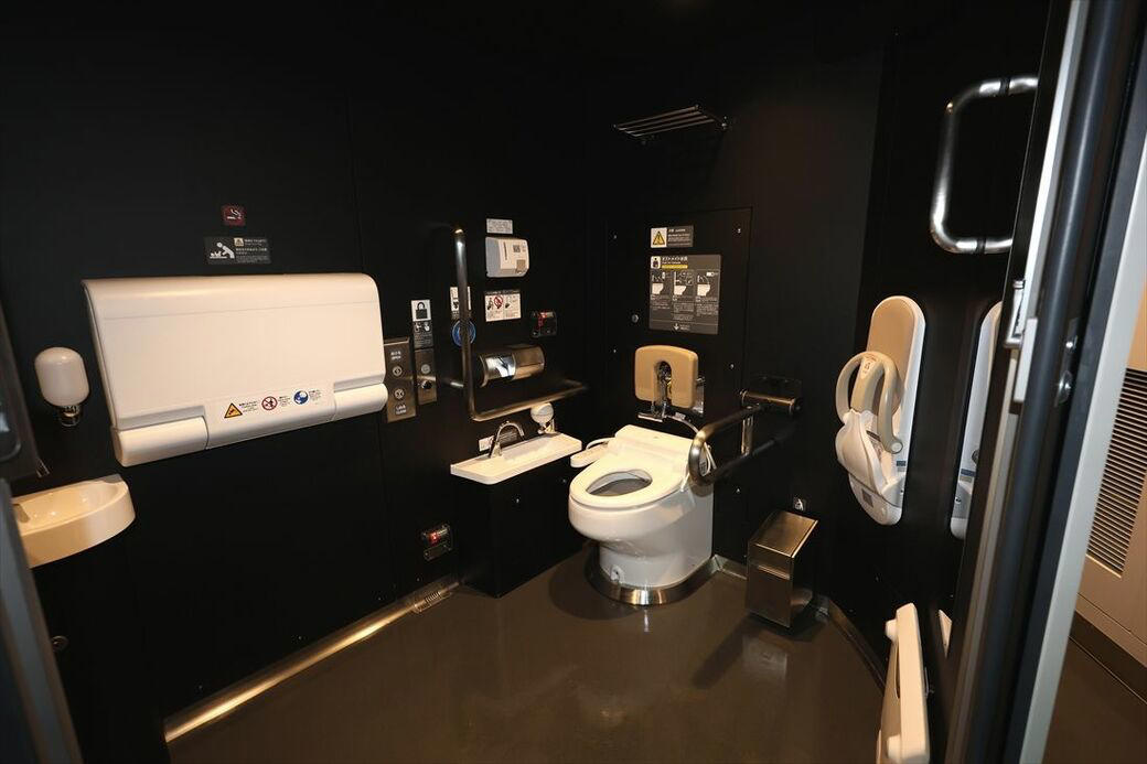 新幹線は「2両に1両はトイレ付き」, 「ミニ新幹線」はちょっと違う, 私鉄特急はトイレが少ない？, 観光特急は多く、通勤特急は少ない, トイレ数充実の近鉄特急