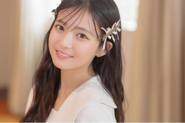 ビューティーアンバサダー就任への喜びと驚き, 鹿児島での部活時代から乃木坂46へ――意識の変化, 先輩から学び、「美容の教科書」を作りたい, 激動の1年を振り返って――ファンへの感謝と自立への道, 20歳を迎えて、理想の女性像へ