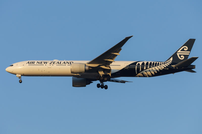エアバスA380 初飛行 2005年4月27日, マクドネル・ダグラス 設立 1967年4月28日, ボーイング747-400 初飛行 1988年4月29日, タスマン・エンパイア・エアウェイズ(TEAL) 運航開始 1940年4月30日, 長崎空港 開港 1975年5月1日, BOAC、DH.106コメット運航開始 1952年5月2日, エアバスA310 初飛行 1982年5月3日