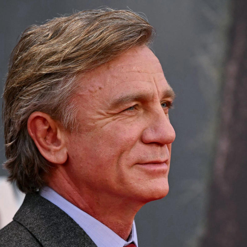Why does this hairstyle work on Craig?, What causes greys – and how does that affect your hair?, How should a man care for his grey hair?, How can a man enhance his grey hair?, What about your grey facial hair?, Going grey in a refined way