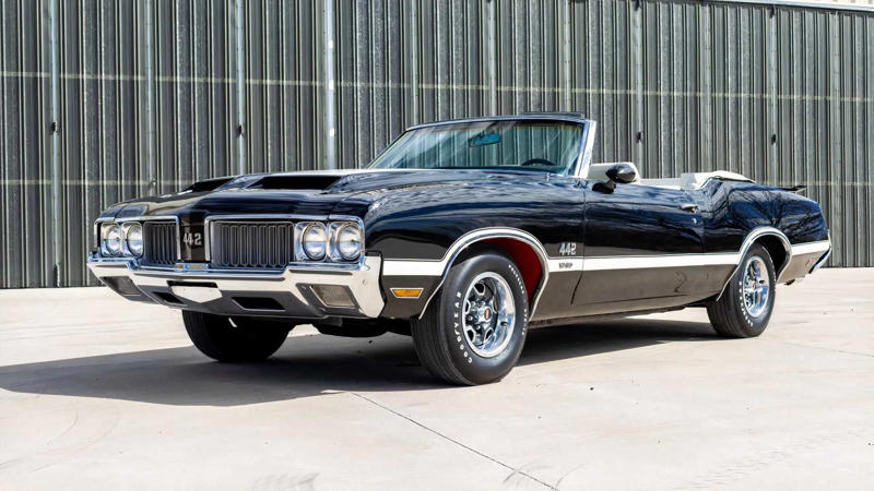 Fewer Than 100 Manual W-30 Convertibles: Why Scarcity Drives Six-Figure Prices , Oldsmobile Reduced Weight To Make The W-30 A Serious Threat , The W-30 Convertible Paired Brutish Force With Peak Luxury , It Had All The Performance Add-Ons Out Of The Gate , Auction Data Shows That Oldsmobile Is Still A Force To Reckon With