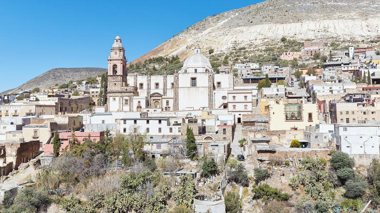 Real de Catorce, San Luis Potosí Cholula, Puebla, San Cristóbal de las Casas, Chiapas, Taxco, Guerrero, Todos Santos, Baja California, Izamal, Yucatán, Chiapa de Corzo, Chiapas, Tequila, Jalisco, Papantla, Veracruz, Real de Catorce, San Luis Potosí, Peña de Bernal, Querétaro
