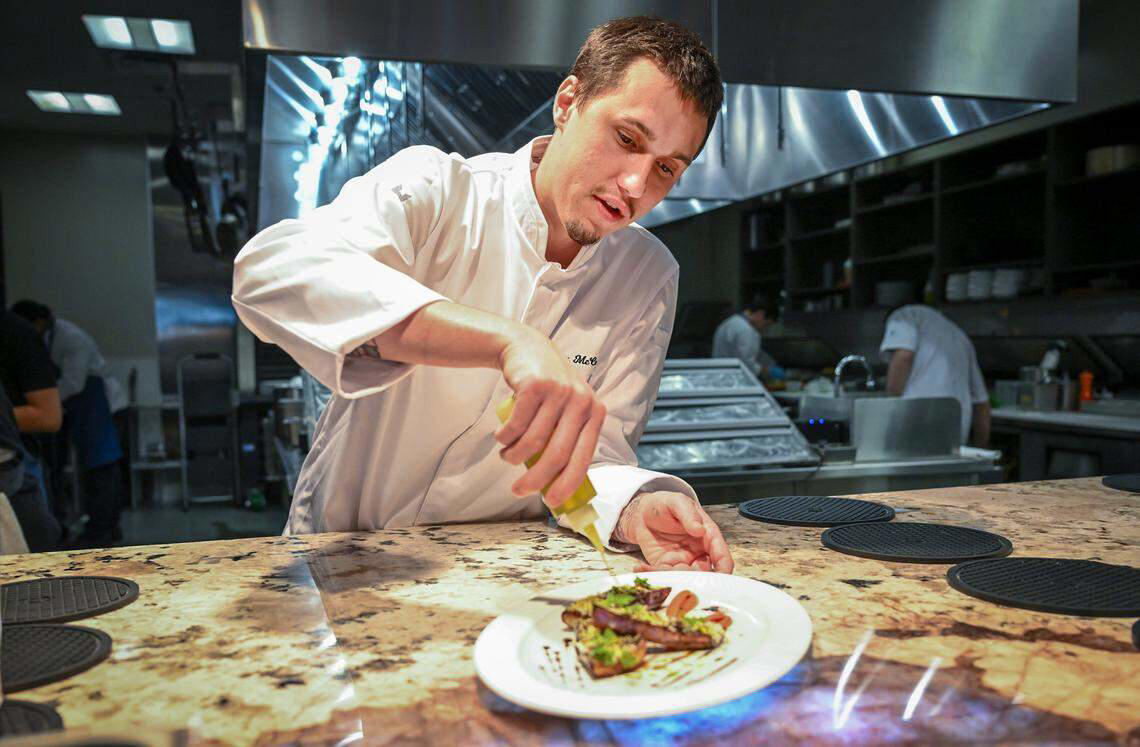 How to pronounce Bulle, The menu, The Chef, Can Fresno support such a high-end restaurant?
