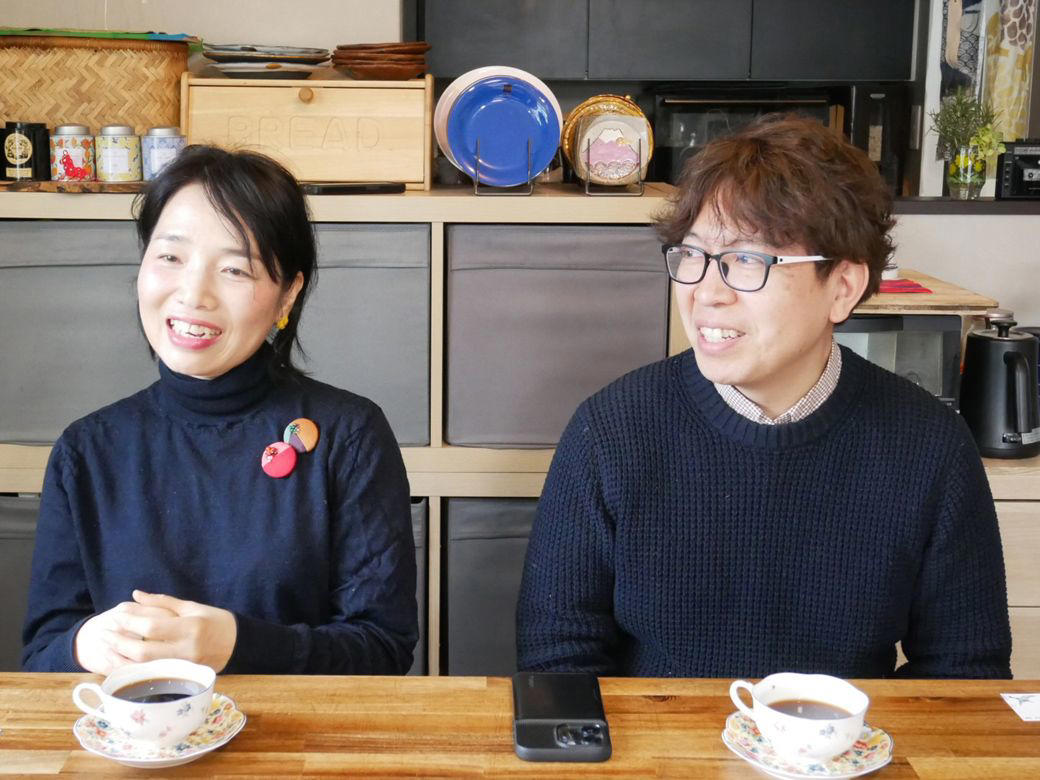 留学生歓迎パーティーで右樹さんは恋に落ちた,  「なぜ家まで送ってくれないの？」カップルの常識の違い , モヤモヤしていることを言わなければ…, 「気になる人ができたら正直に言う」遠距離を支えたルール, 両親に色眼鏡で見られないための「作戦」, 韓国と日本で、2度の結婚式