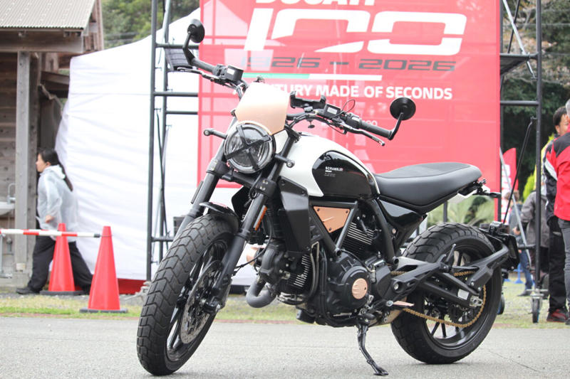 オーナーのプロフィール, SCRAMBLERの購入を決めた一番の要素は？, 以前に乗っていた車両は？, 比較検討した車両は？ 現在のSCRAMBLERを選んだポイントは？, 数あるバイクの中でSCRAMBLERスタイルに惹かれた理由は？, 他メーカーのSCRAMBLERではなくDUCATIを選んだ理由は？, 愛車に乗っていて一番楽しいと感じる瞬間は？, お気に入りのポイントは？, ビギナーからベテランまで、SCRAMBLERシリーズが支持される理由は…？