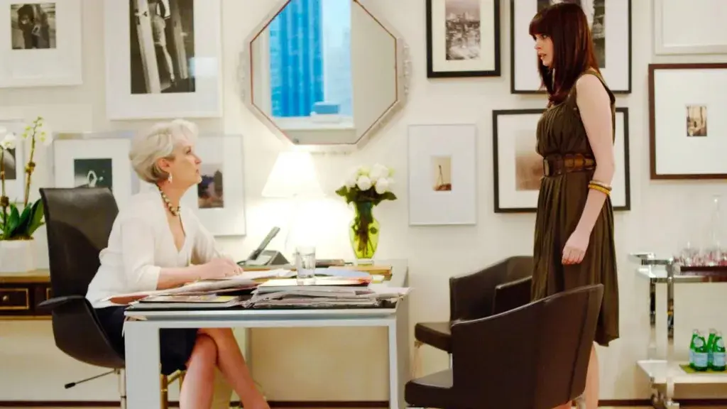 1. Black and white is a timeless combo, 2. Art inspires creativity, 3. A big desk is a power move, 4. Bosses don’t need computers, 5. Florals? For Spring? Groundbreaking
