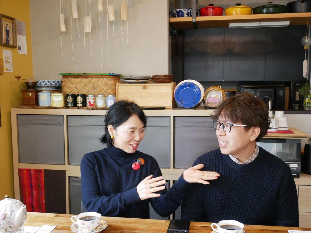 留学生歓迎パーティーで右樹さんは恋に落ちた,  「なぜ家まで送ってくれないの？」カップルの常識の違い , モヤモヤしていることを言わなければ…, 「気になる人ができたら正直に言う」遠距離を支えたルール, 両親に色眼鏡で見られないための「作戦」, 韓国と日本で、2度の結婚式