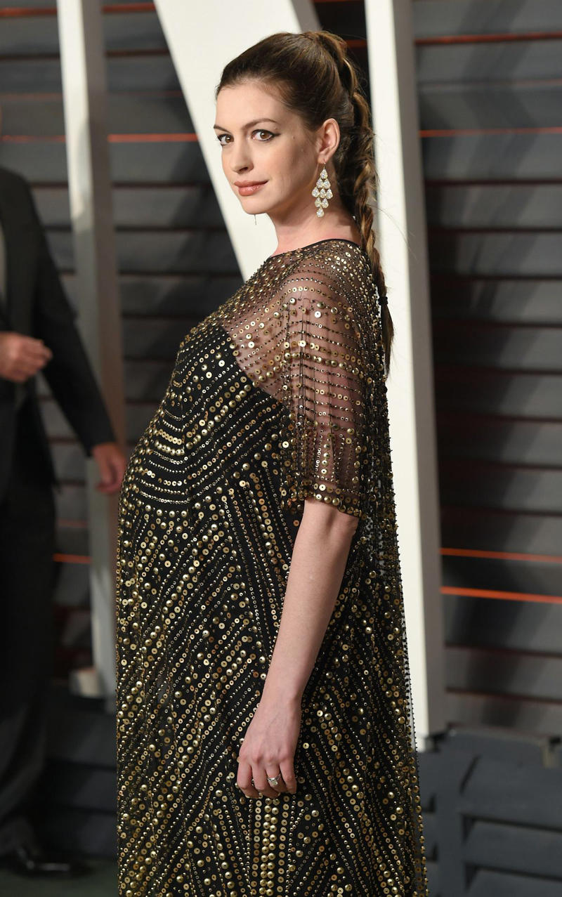 Coral-On-Coral In 2001, Frosted Lips & Glossy Curls In 2004, Sophisticated Half-Updo in 2006, Bouncy Bob in 2008, ‘60s Vibes in 2009, Face-Framing Highlights in 2011, Piece-y Pixie in 2012, Ponytail Braid in 2016, Vibrant Red Hair in 2019, Rich Hair & Bubblegum Pink Lips in 2020, Dewy, Fresh Makeup & Loose Waves in 2022, Fluffy Fringe & A Pumped-Up Pony in 2024, Air-Dried Waves in 2026