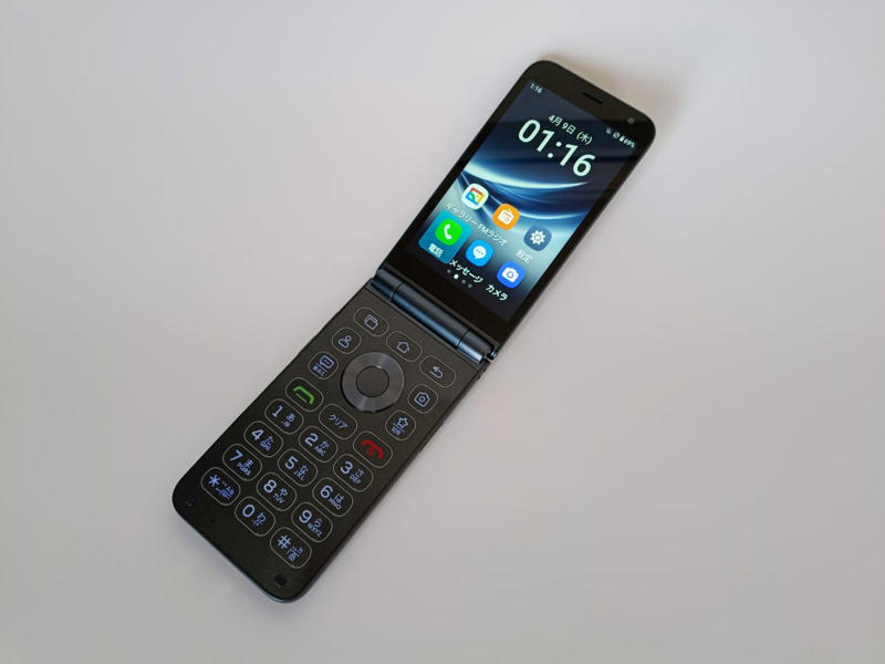 Android 14 Go Edition搭載のケータイ型スマホ, 通話の使い勝手はスマホよりも良好, 必須アプリはどこまで使えるか, 検証で見えた便利ポイントと残念ポイント, スマホ並みの使い方も「やろうと思えばできる」。無理のないデジタルデトックスに