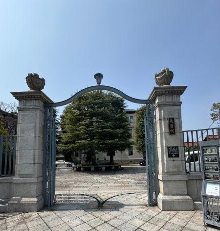 重要文化財の迎賓館で楽しむ、京都らしいランチ体験, 時代が重なり合う、長楽館の建築空間, 土地と時間をつなぐ、長楽館の一皿, 食後も続く、長楽館の時間, 余韻を持ち帰る、長楽館のブティック