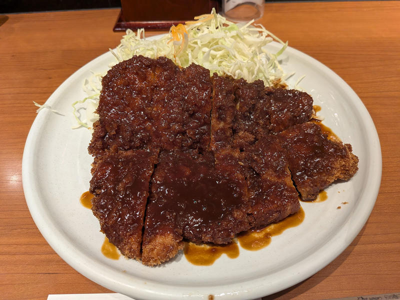 泊まりで名古屋出張。さて、何を食べる？, 方向音痴ゆえ、目的地にたどり着けるか心配, 散歩が苦手なのがコンプレックス, 矢場とんもホテルでの時間も、私はちゃんと楽しめている
