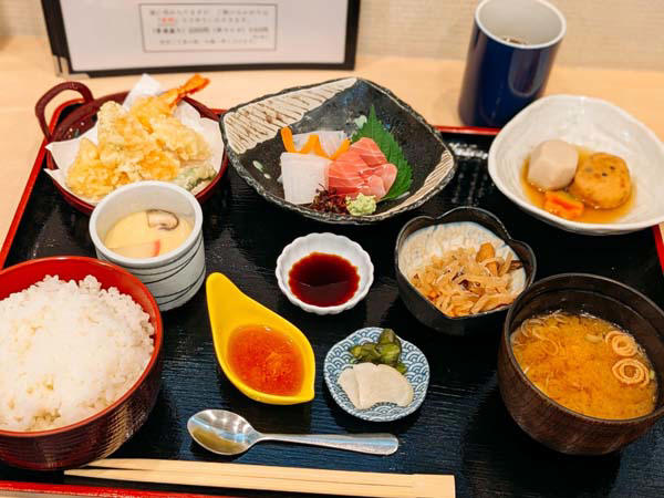 【池袋】3千円相当が千円!? 芥川製菓「お楽しみ袋」が驚異の神コスパで争奪戦！, 【池袋】築50年古民家の隠れ家。心身を癒やす1300円の絶品和食ランチ, 【池袋】完売必至！韓国ベーグル「アルム」の究極もっちり体験, 池袋で現地トリップ！フォー＆バインミーの欲張りセットが至福すぎた, 【ハレザ池袋】絶品フルーツに溺れる！果実園の極上モーニングレポ, ゴディバのパン屋「ゴディパン」が西武池袋本店に爆誕！新食感5選レポ, 池袋の地下に「香港」!? 絶品スイーツ隠れ家で一日のご褒美を♪, 【池袋】頑張った私へ！胃カメラ後の胃袋が喜ぶ「竹ニ久郎御膳」, 【北池袋】予約必須！心と体に効く ご褒美薬膳アフタヌーンティーを体験