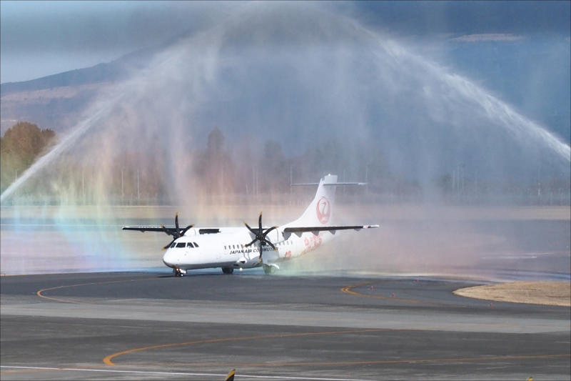 ジェイエア E190初号機受領 2016年4月20日, みやこ下地島空港 ビジネスジェットターミナル開業 2024年4月21日, 先進技術実証機X-2 初飛行 2016年4月22日, US-1A改(現US-2) ロールアウト 2003年4月23日, 仙台空港 開港 1957年4月24日, ブルーインパルス 初の国外遠征実施 1997年4月25日, 日本エアコミューター ATR42運航開始 2017年4月26日