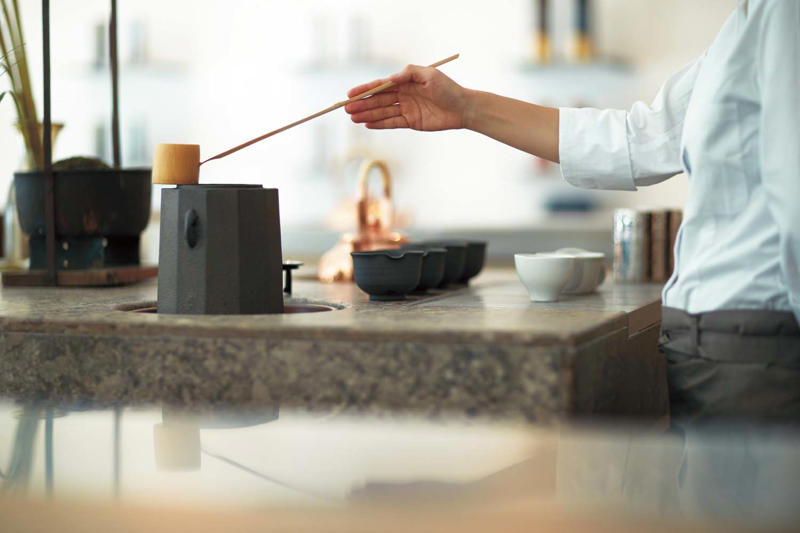 オペラ歌手のために作られたデザートを『カフェ ウィーン』, 『カフェ ウィーン』店舗詳細, 一服のお茶に老舗の歴史を感じる『山本山 ふじヱ茶房』, 『山本山 ふじヱ茶房』店舗詳細, 大人時間を過ごせるカフェバー『SALONE VENDREDI』, 社会参画を促すテクノロジーカフェ『分身ロボットカフェ DAWN ver.β』, 『分身ロボットカフェ DAWN ver.β』店舗詳細, 長年愛されてきた老舗喫茶に新しい風『はまの屋パーラー日本橋本店』, 『はまの屋パーラー日本橋本店』店舗詳細, シーンによって抹茶のイメージが変わる！ 『IPPUKU &amp; MATCHA 日本橋店』, 『IPPUKU &amp; MATCHA 日本橋店』店舗詳細