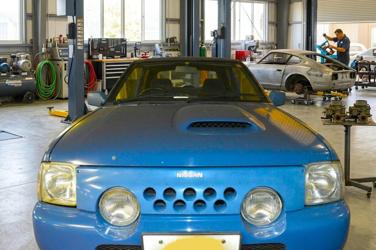 「小さな怪物」誕生の背景, スーパーチャージャー＋ターボの革新機構, 街でも峠でも楽しめる圧倒的パフォーマンス, 効率では語れない「走る楽しさ」の象徴