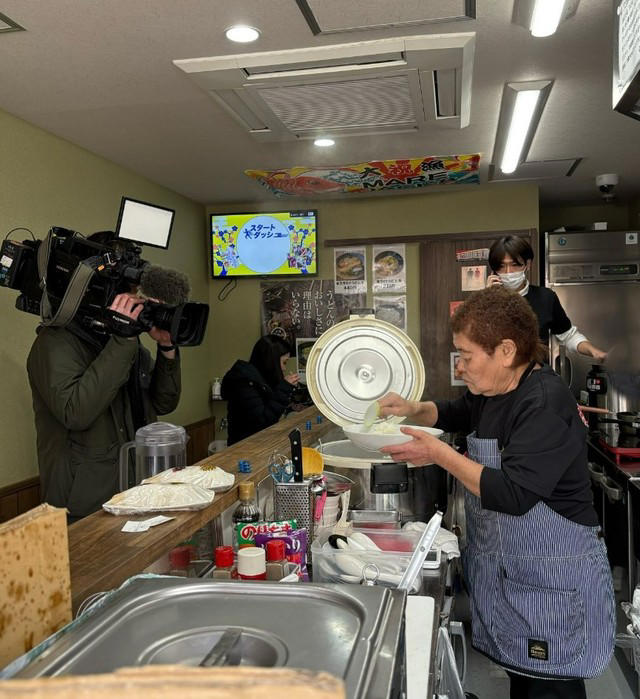 「後悔は一つだけ」80歳が語る本音, 23年のお弁当屋から、うどん店へ再出発, 「好きやからやめられへん」仕事を続ける理由, 「ここに来るのが楽しみ」支えになった常連の存在, 「勇気をもらった」世代を超えて広がる反響, 「若いってな、時間があることや」心に残る言葉, 「80でもやる」終わらない挑戦