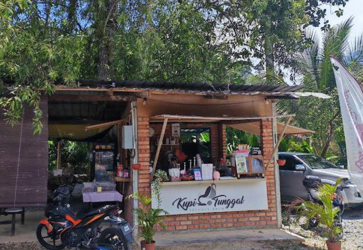 1. Kupi Tunggal – Janda Baik, 2. Kopi Ladang – Janda Baik, 3. Nasi Kerabu Sedap @ Kak Yati – Tanjung Malim, 4. 7 Half Cafe – Titi, Negeri Sembilan, 5. Leng’s Cafe – Bukit Tinggi