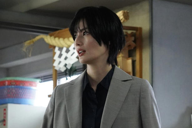 コメディー＆考察ミステリー、2つの顔を併せ持つ新たな刑事ドラマ, 自宅に突然の来客…“夫婦バレ”の危機を間一髪で回避, 占い師傷害事件が発生…そこは2人の「運命の場所」だった, 実は夫婦だった占い師同士…明日香の洞察力が光る, 格闘家の家に押し入った強盗犯…彩雲時のデバイスが見つかる, 誠＆明日香の来店記録がバレる…事件は真相へ近づく, 占い師夫婦の事件の真相…欲望と嫉妬が引き起こした悲劇, 明日香、「私たちは絶対刑事で絶対バディ」と固い絆を宣言, 誠＆明日香に忍び寄る不穏な影…部下に“夫婦バレ”の危機, SNSでは「2人の掛け合いが最高！」と反響　沼袋署の“濃すぎるメンバー”にも注目
