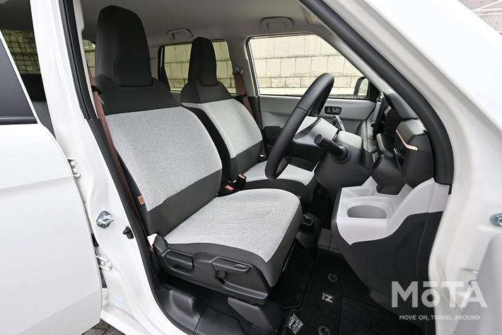 新型スーパーワンの価格を徹底解説！ 補助金130万円で軽のガソリン車より安くなる理由, 「選ぶ楽しさ」がなかった日本の電気自動車市場を変える、待望のスポーツモデル, 補助金130万円でガソリン車「N-ONE RS」を下回る価格の逆転現象, 実質価格209万円なのに、ワイドボディやシート、BOSE製のオーディオなど専用装備も充実, 車体の幅を広げて外観の良さを引き立てた, 大人4人が乗れる広さと、体をしっかり支える専用の前席, 9インチGoogle搭載ディスプレイ＆BOSEサウンドなど充実の標準装備, 充実装備に加え、遊び心もあり！ ブーストモードの演出, 1090kgの軽い車体と電気自動車ならではの素早い加速, 15インチタイヤと低い重心がもたらす安定した走り, 効率を捨ててまで作り込んだ「音と変速」の仕組み！ 賛否が分かれるこだわりの制御, 専用スイッチが引き出す95馬力の実力と「BOSE」が奏でる疑似エンジン音, 効率を捨ててまで徹底再現したガソリン車の出力特性と変速時の挙動, 結論！ 新型スーパーワンは価格を上回る充実した仕上がり！ 購入するなら早めの行動を