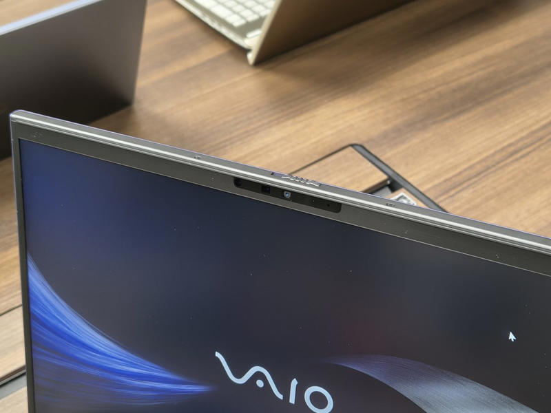 「VAIO SX14」は14.0型ハイエンドモバイルノートPC, Core Ultraプロセッサー搭載でCopilot+ PC準拠に (1/3), Core Ultraプロセッサー搭載でCopilot+ PC準拠に (2/3), Core Ultraプロセッサー搭載でCopilot+ PC準拠に (3/3), AIノイズキャンセリングなどオンライン会議機能も強化 (1/3), AIノイズキャンセリングなどオンライン会議機能も強化 (2/3), AIノイズキャンセリングなどオンライン会議機能も強化 (3/3), 価格は標準仕様モデルが327,800円（税込）から