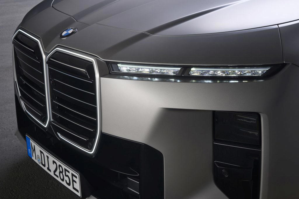 BMW 7 Series gets bolder “monolithic” look, Panoramic iDrive now on the BMW flagship sedan, AI-powered driving with Symbiotic Drive, BMW 7 Series: One Car, Multiple powertrains, Fully electric BMW i7