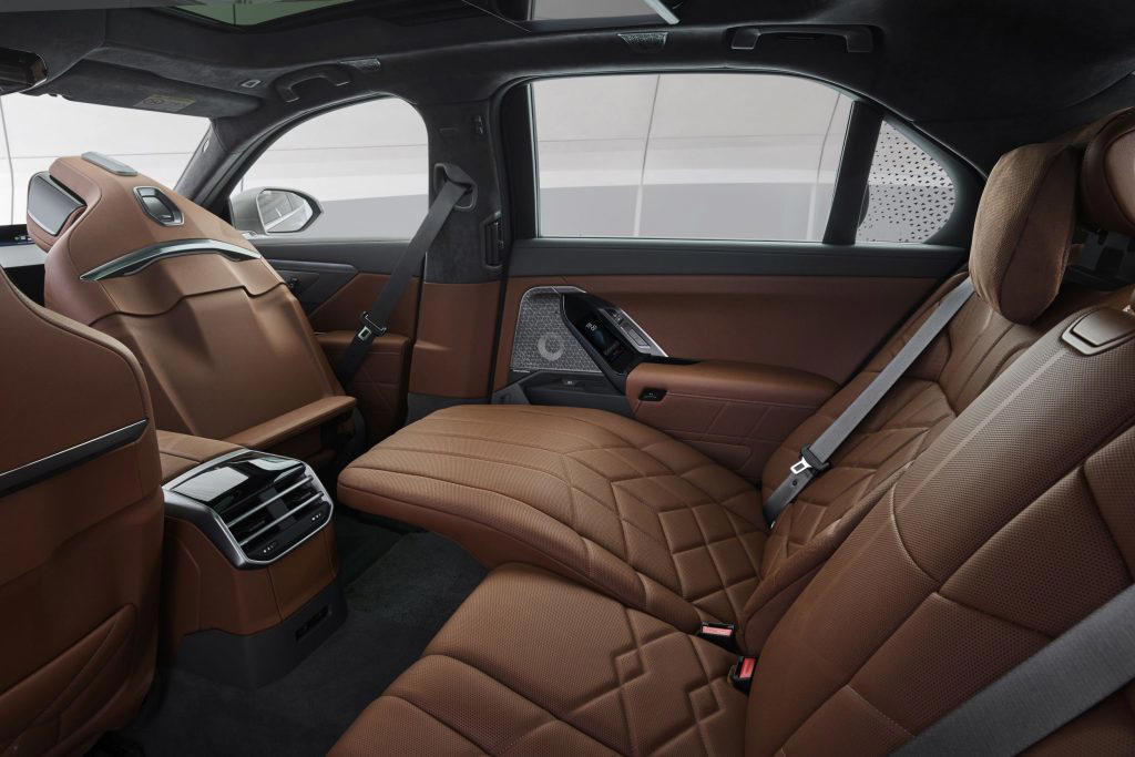 BMW 7 Series gets bolder “monolithic” look, Panoramic iDrive now on the BMW flagship sedan, AI-powered driving with Symbiotic Drive, BMW 7 Series: One Car, Multiple powertrains, Fully electric BMW i7