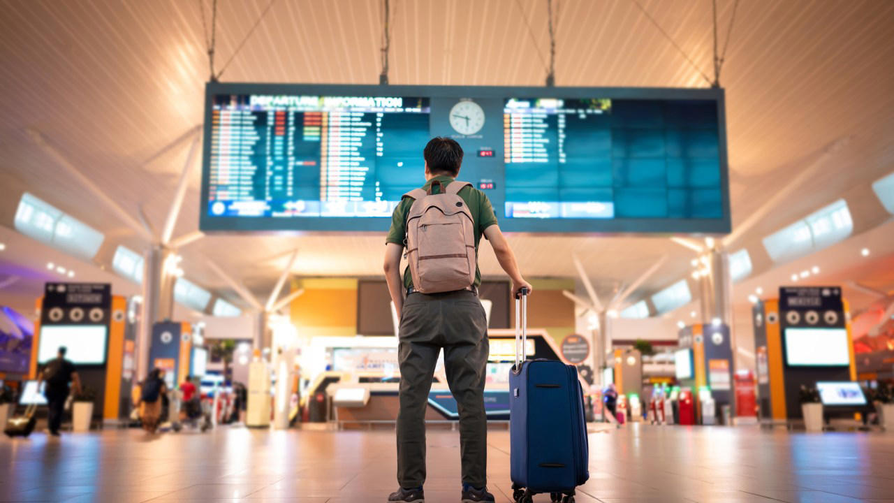 First in, best dressed, Last-minute perks, Early-bird pitfalls, The downside of delaying, Finding the balance, 5 tips for cheap last-minute air fares