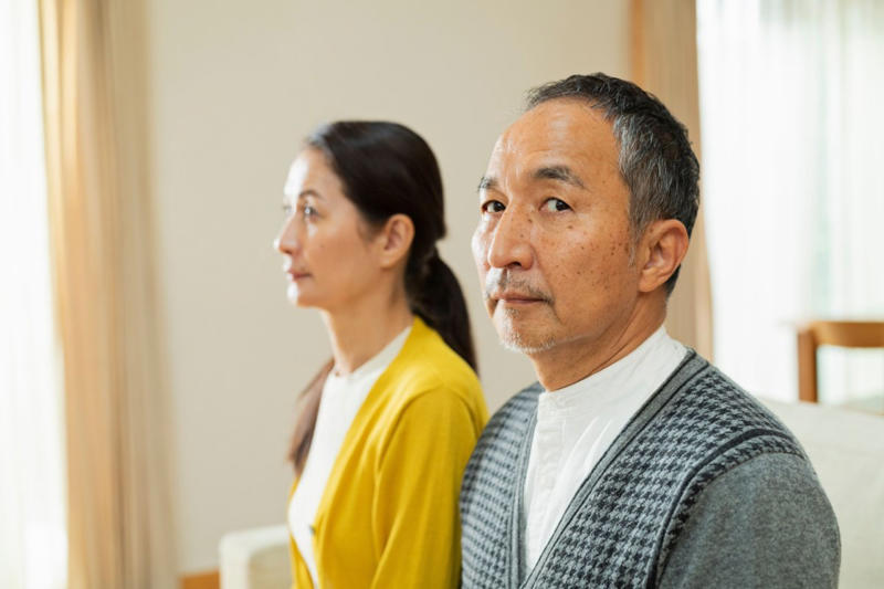 【65歳以上の無職夫婦世帯】みんなの平均的な月の生活費はどのくらい？支出の主な内訳は, 65歳以上夫婦のみ無職世帯の生活費, 65歳以上の夫婦のみの無職世帯：月の生活費, 65歳以上のリタイア世帯、平均貯蓄額は2560万円。その内訳は？, 世帯主が65歳以上の無職世帯の貯蓄の種類別現在高の推移（二人以上の世帯）, 厚生年金・国民年金の平均受給月額は？2026年度の年金額を解説, 2026年度の年金額例, 60歳以上の「公的年金・保険以外の老後の備えのための私的な年金・保険 （民間保険等）」への加入状況とは・, 60歳以上の「公的年金・保険以外の老後の備えのための私的な年金・保険 （民間保険等）」への加入状況（複数回答）, 「いくら貯蓄するか」だけでなく、「どのように貯蓄するか」でも老後の資産は変わる