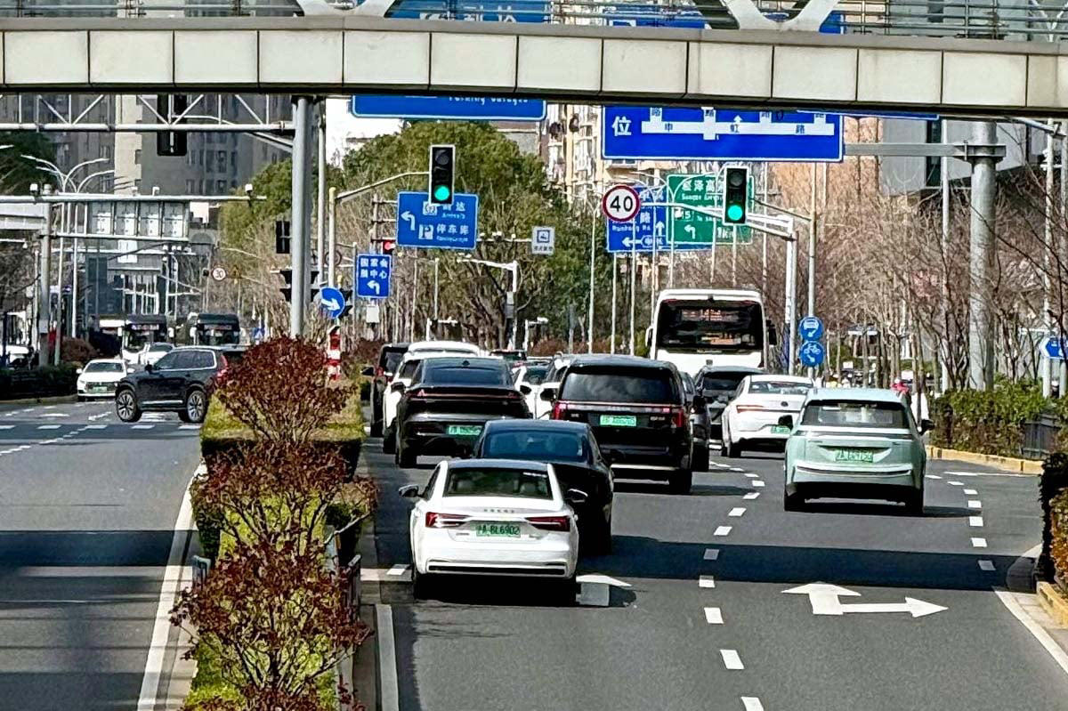 主導権構造の転換局面, 内製化率に表れる統御構造の格差, ソフトウェア設計思想の分岐点, 組織設計と資本回転速度の非対称性, 再利用性が規定する開発競争力の差