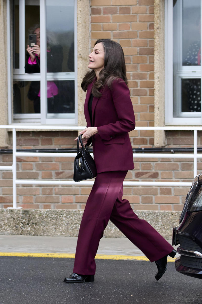 Queen Letizia, 2025 Functional, luxurious, and designed to complement a low-key outfit., Princess Diana, 1992, Meghan Markle, 2018, Queen Elizabeth, 1956, Meghan Markle, 2020, Meghan Markle, 2019, Queen Camilla, 2024, Princess Diana, 1995, Grace Kelly, Princess of Monaco, 1965, Queen Letizia, 2025, Meghan Markle, 2024, Princess Beatrice, 2022, Princess Beatrice, 2019, Kate Middleton, 2023, Queen Letizia, 2023, Kate Middleton, 2022, Kate Middleton, 2015, Meghan Markle, 2023, Grace Kelly, Princess of Monaco, 1977, Queen Camilla, 2022, Princess Diana, 1988, Princess Diana, 1994