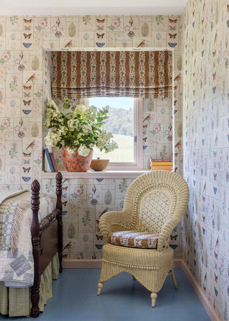 Too Many Pillows, TVs and Other Screens, Cookie-Cutter Furniture Sets, Hodgepodge Bedding, Bulky Furniture, Nightstand Clutter