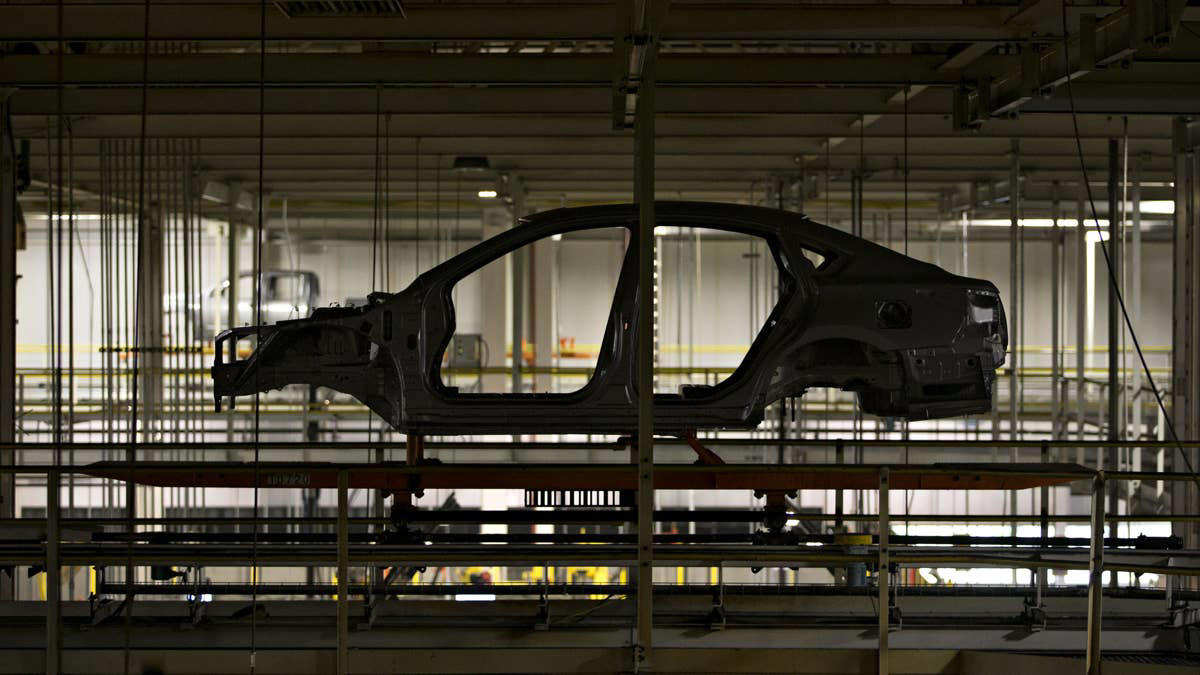 Nissan Backtracks On U.S. EV Push , Back to Gas , 0,000 Plans Canceled , Nissan's Not The Only One