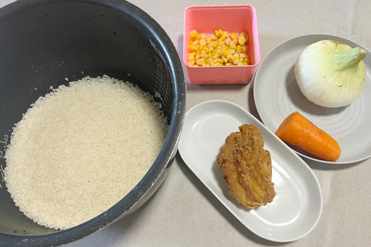 「ケンタッキーが1本しかない…」こんな時はどうする？, ケンタッキーを炊飯器に入れるだけ！簡単「オリジナルチキンのピラフ」の作り方, 1本でも大満足！旨みたっぷりアレンジの魅力, 余ったチキンも最後まで楽しむ！公式アレンジもチェック