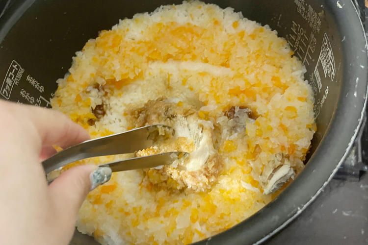 「ケンタッキーが1本しかない…」こんな時はどうする？, ケンタッキーを炊飯器に入れるだけ！簡単「オリジナルチキンのピラフ」の作り方, 1本でも大満足！旨みたっぷりアレンジの魅力, 余ったチキンも最後まで楽しむ！公式アレンジもチェック