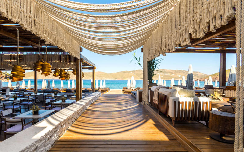Paradise, Super Paradise, Panormos , Agios Ioannis, Platis Yialos/Platys Gialos, How we choose, About our expert, Laura Millar