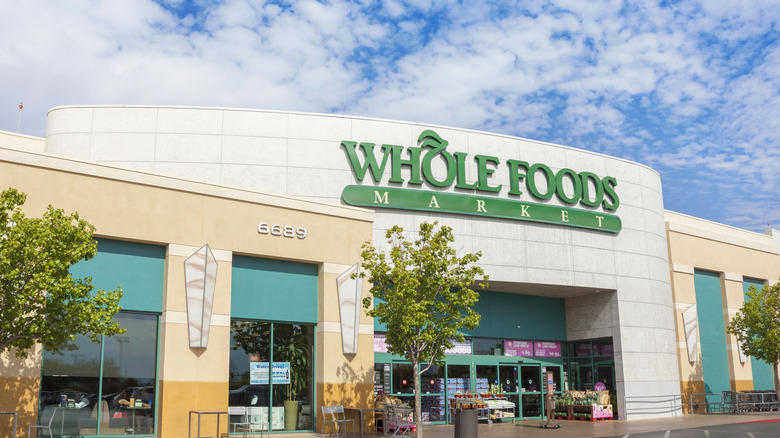 Methodology, Avoid: Fresh Market rotisserie chicken, Buy: Sprouts rotisserie chicken, Avoid: Whole Foods rotisserie chicken, Buy: Smart and Final rotisserie chicken, Avoid: Winn-Dixie rotisserie chicken, Buy: Sam's Club rotisserie chicken, Avoid: Walmart rotisserie chicken, Buy: Publix Rotisserie Chicken