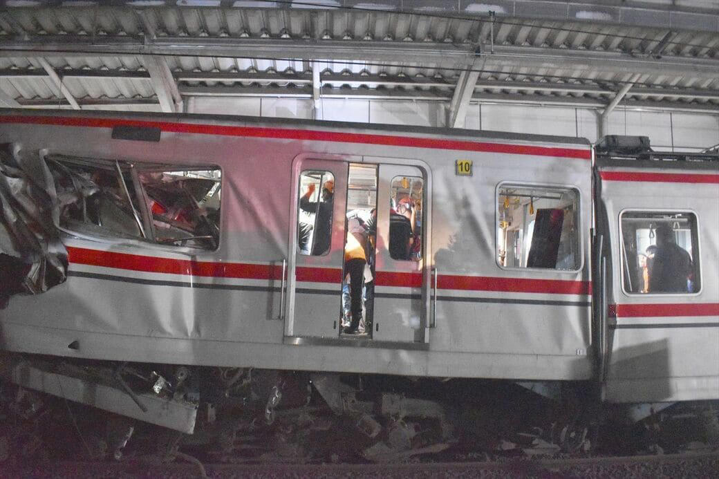 きっかけは踏切事故, 10時間に及んだ救出活動, 衝突直前までブレーキなし？, 保安装置未整備に触れない「公式見解」, 「イノシシがウサギに体当たりしたようなもの」, 日本式保安装置の導入検討も, 日本の安全性を今こそ生かすとき