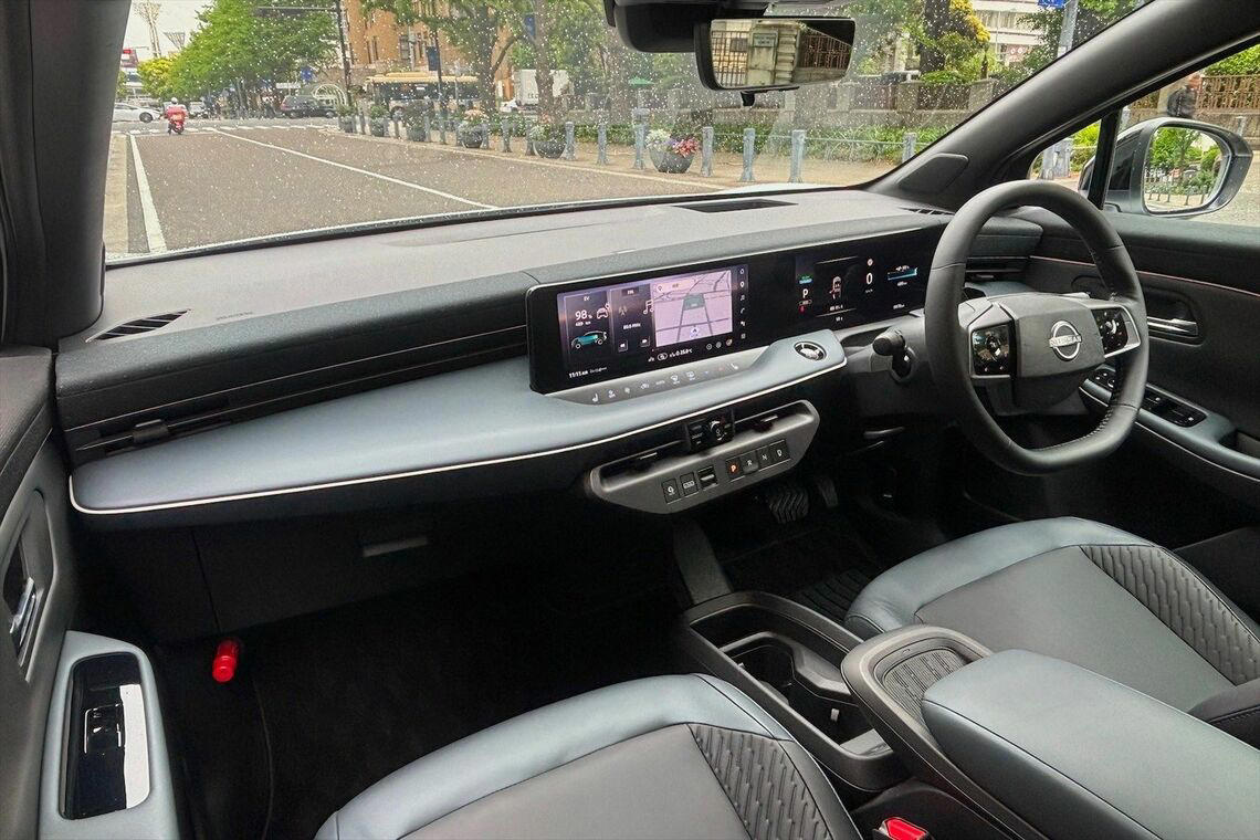大きく見えて120mmも短くなっている, 日本刀にインスピレーションを得たディテールも, シンプル・モダンなインテリア, 補助金考慮で実質250万円～