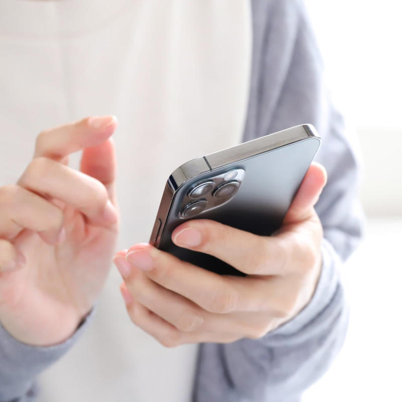 1.iPhoneを再起動する, 2.iOSを最新版にアップデート, 3.アプリのアップデートを確認, 4.Wi-FiやBluetoothをオフにしてみる, 5.アプリのバックグラウンド更新をオフにする, 6.キーボードの予測変換をリセットする, 7.Cookieやキャッシュを削除してみる