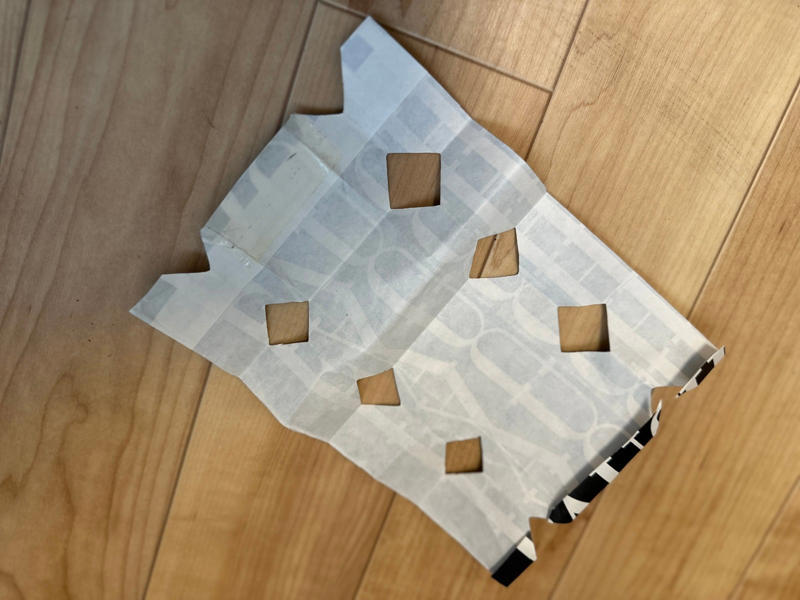 1.長方形に切り取る, 3.2回半分に折る, 5.角を切り落とす, 6.広げて両面テープを貼る, 8.リボンを結んでギフトバッグに