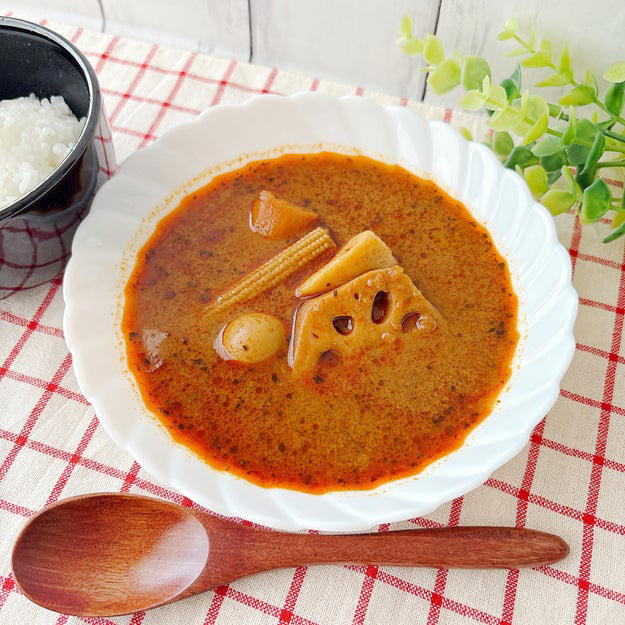 手軽に楽しめる、海老風味のスープカレーです。, お店で出てくるような、香り高いカレーです。, 具だくさんで、どこを食べても絶品です。, お腹も心も大満足！贅沢感たっぷりのスープカレーでした。